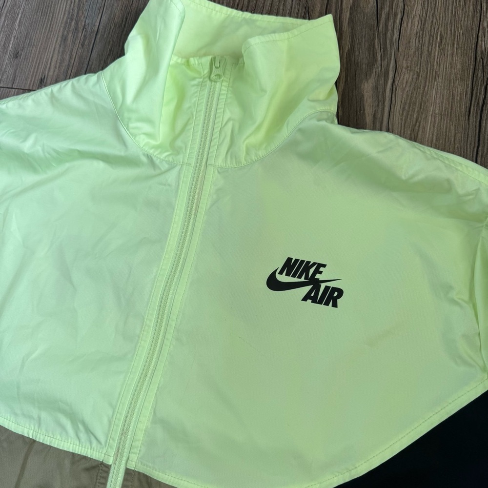 Nike Women's Colorblock Windbreaker Jacket - Green and Tan Small - Picture 4 of 8